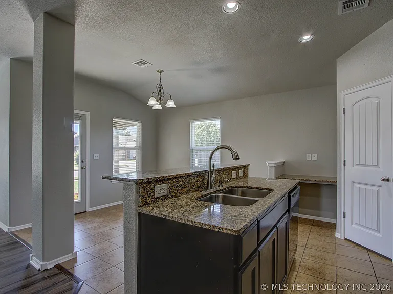 16090 S 85th East Ave — Photo 12