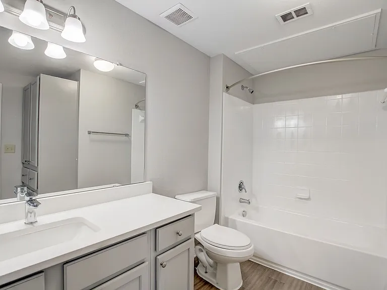 Oasis at Plum Creek Apartments — Photo 38