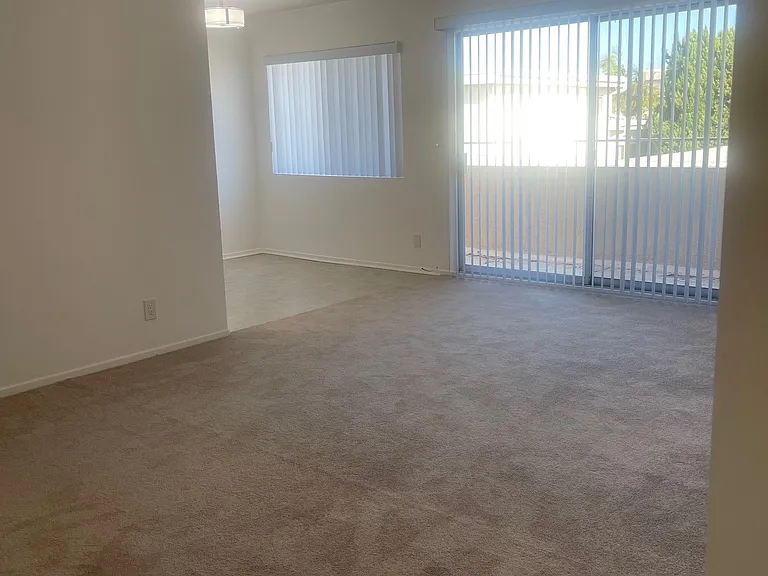 Unit 15 - Studio Floorplan