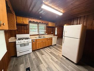 3rd image of 117 Realty St