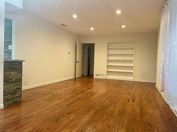 5th image of 10020 Losa Dr