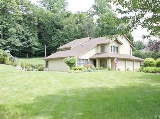 17 S Post Ln, Airmont, NY 10952