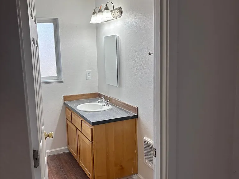 819 NW 7th St — Photo 13
