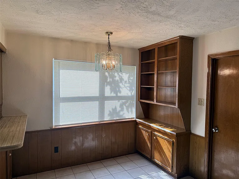 214 Kings Ct — Photo 9