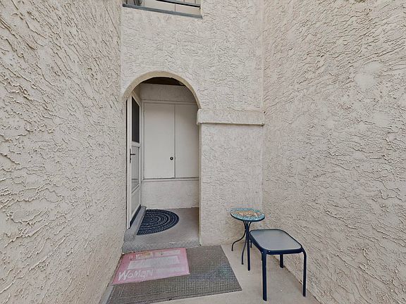 3rd image of 823 Country Club Dr SE APT 1-B
