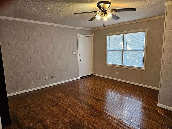 2nd image of 617 Villa Dr