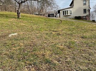 33 Gilbert Ln, Putnam Valley, NY 10579