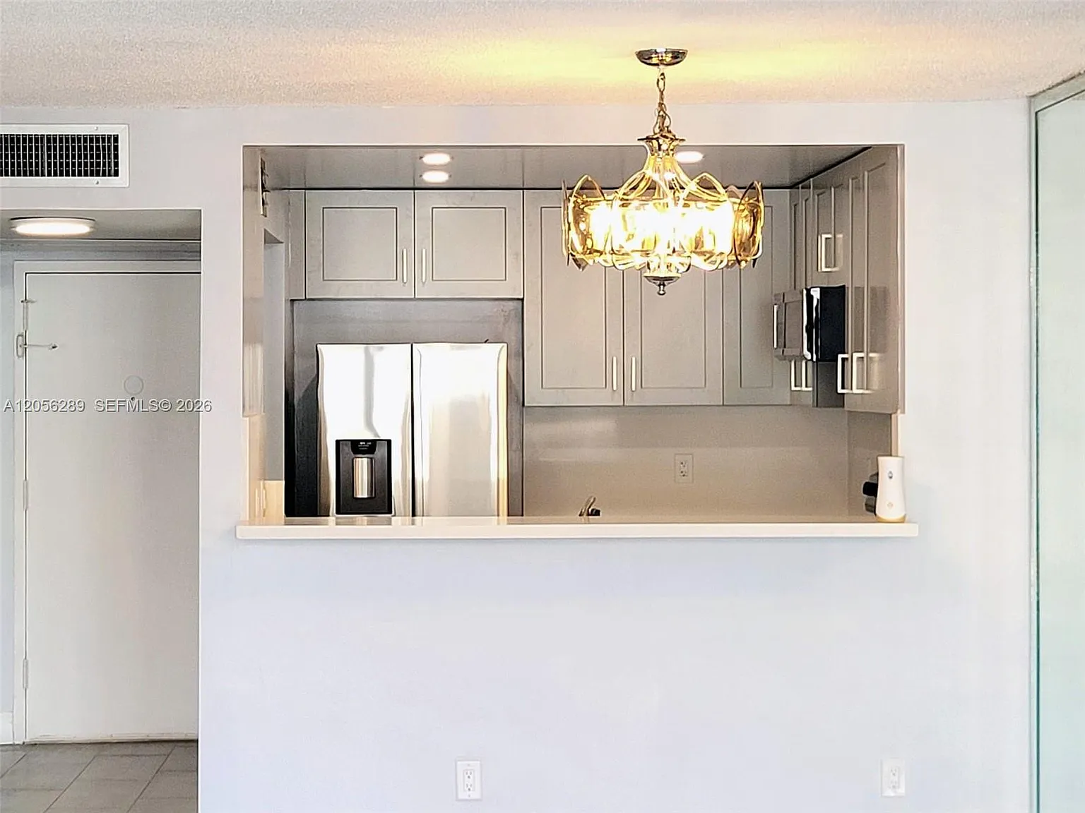 Desoto Park Condo — Photo 3
