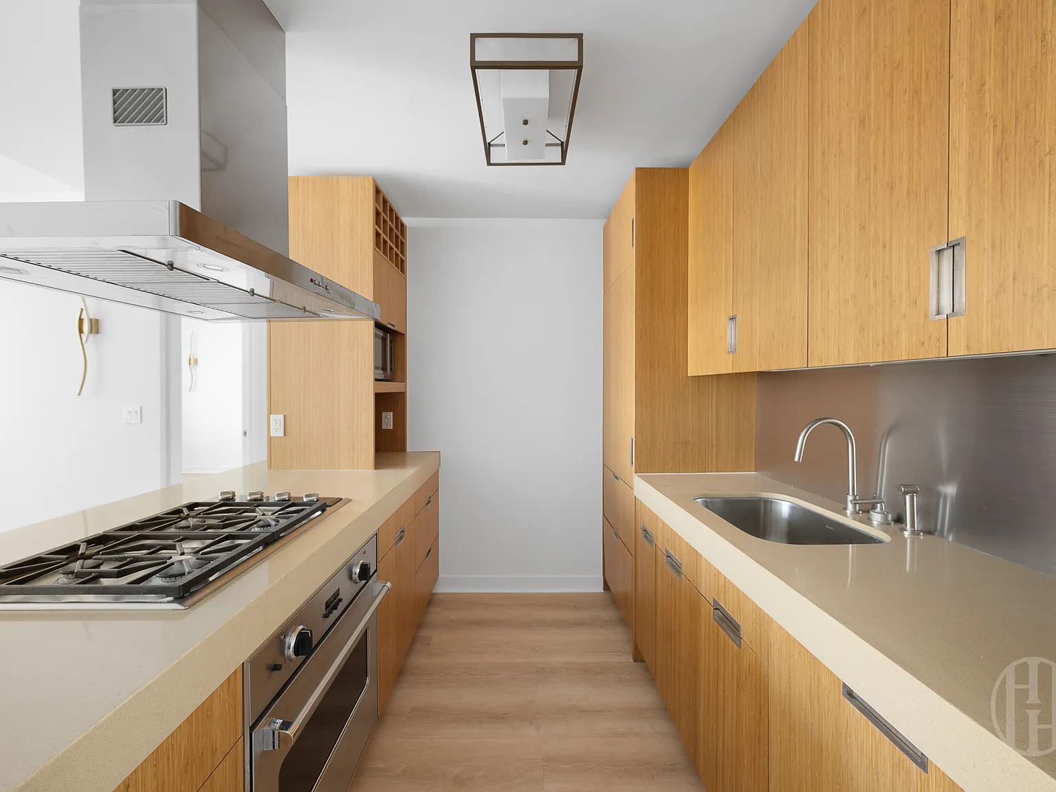 450 West 17th Street — Photo 3