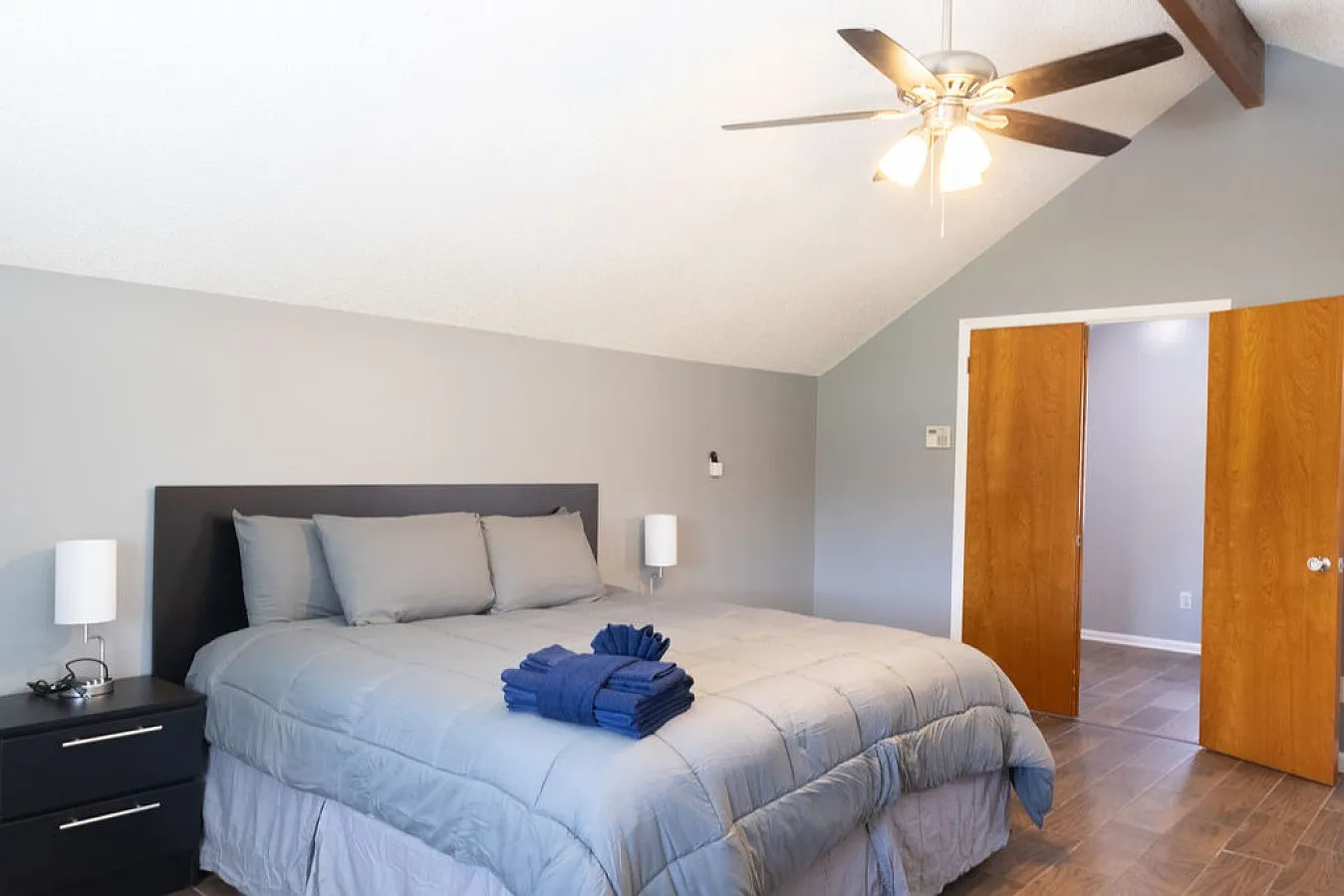 3 bed, 1438 sqft, $4,899 — Photo 1