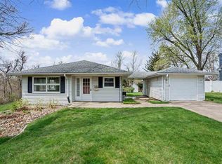 1021 Norwood Dr SE, Cedar Rapids, IA 52403