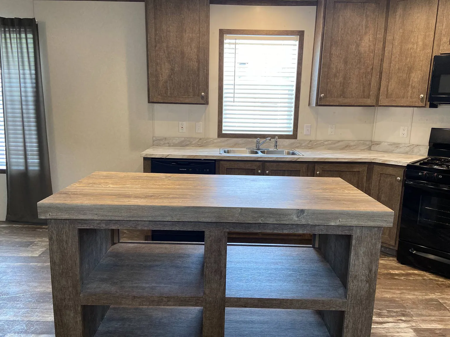 3 bed, 2.0 bath, $1,249 — Photo 4