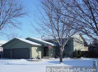 7146 Sunrise Dr, Lino Lakes, MN 55014