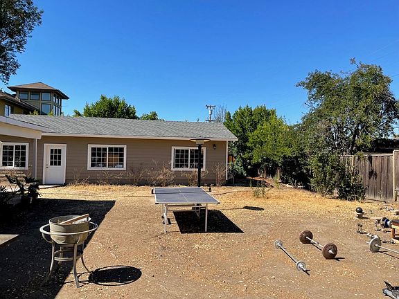 4th image of 1346 Rosalia Ave