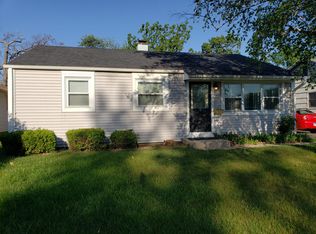 802 Edgar Allen Poe Ln, Mundelein, IL 60060
