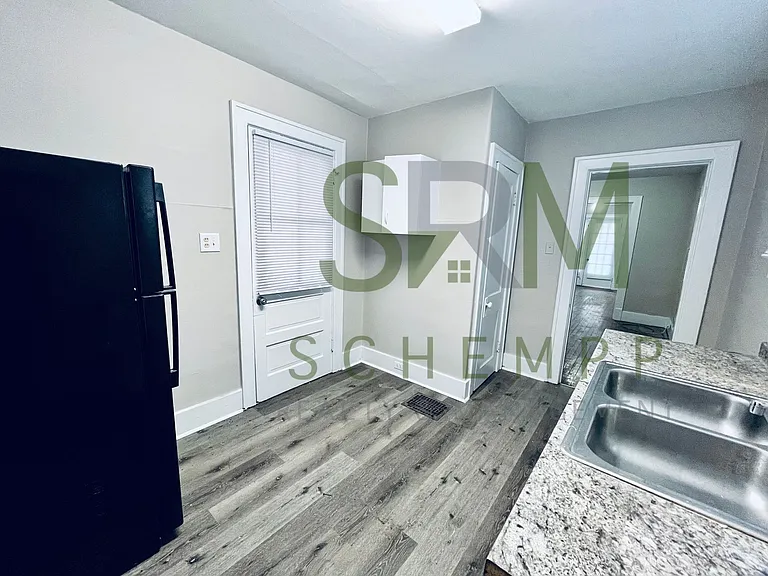 1735 W Hill St — Photo 11