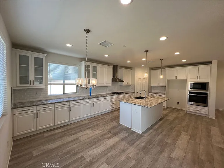 9413 Venetian Way — Photo 6