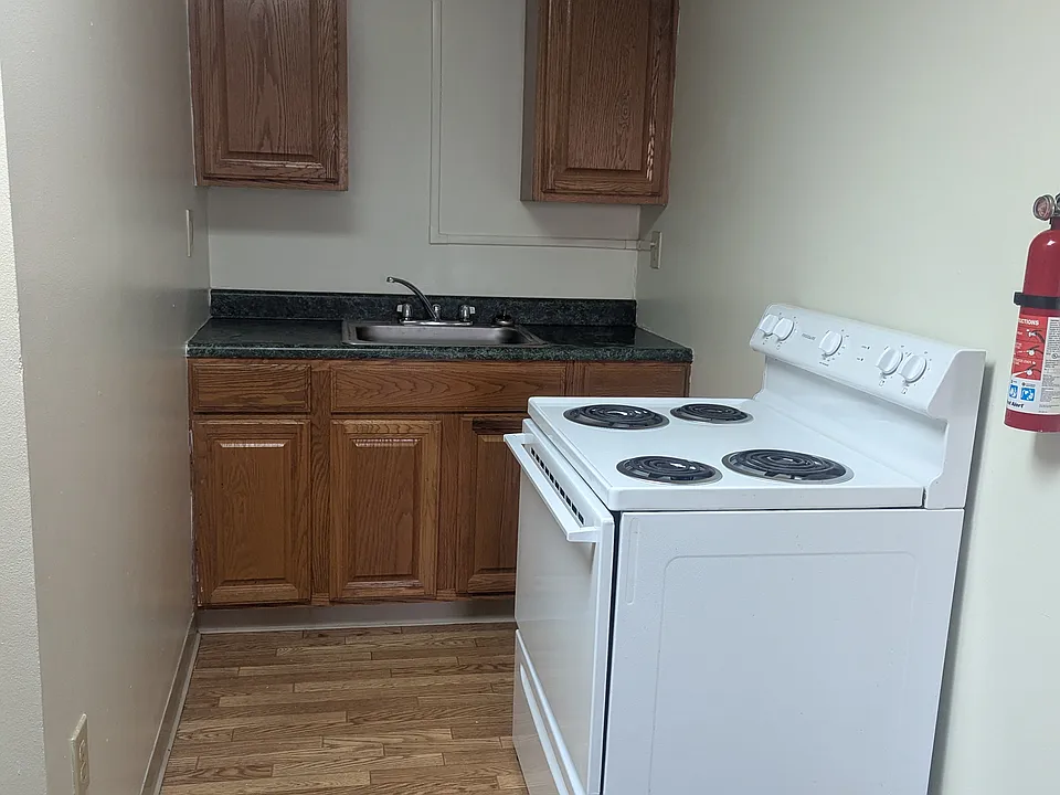 39 E Main St #3