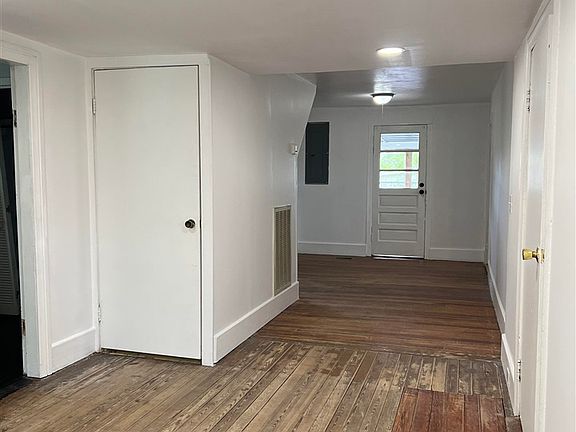 2nd image of 333 Smith Rd