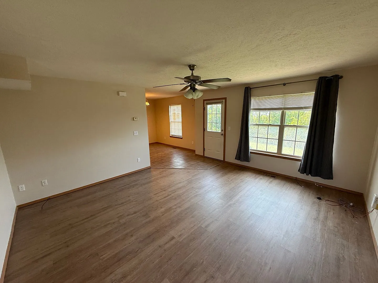 Three bed, two bath duplex. — Photo 3