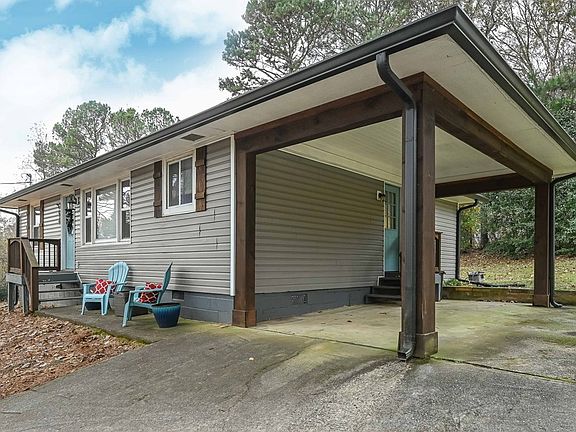 2nd image of 4019 Pine Hill Dr