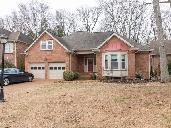 5525 Regatta Blvd, Hermitage, TN 37076