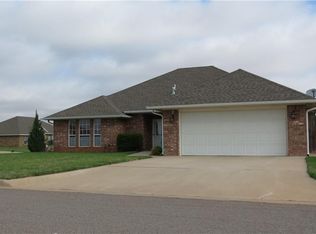 1801 Cougar Cir, Altus, OK 73521