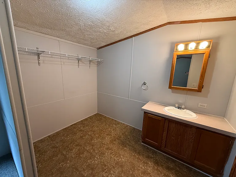 285 Birdsall Dr E — Photo 9