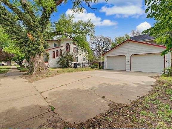 3rd image of 138 N 10th St