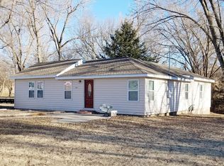 214 Sunset Dr, Council Grove, KS 66846