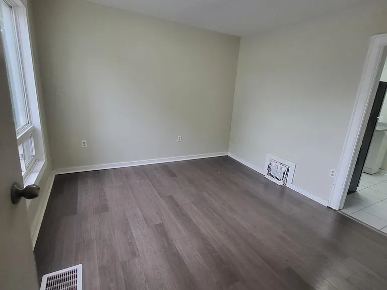 448 Arnley St #1 — Photo 3