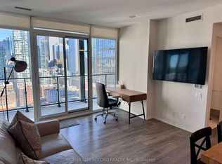 125 Peter St #1908, Toronto, ON M5V 0M2