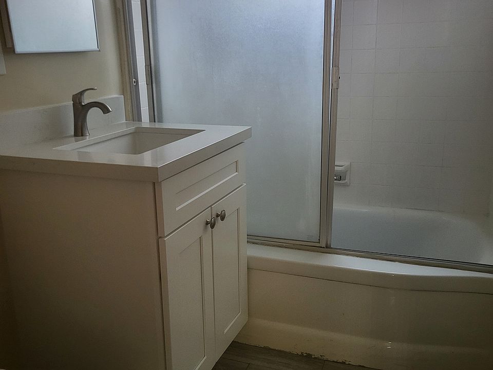 1st image of 5641 N Charlotte Ave APT 2