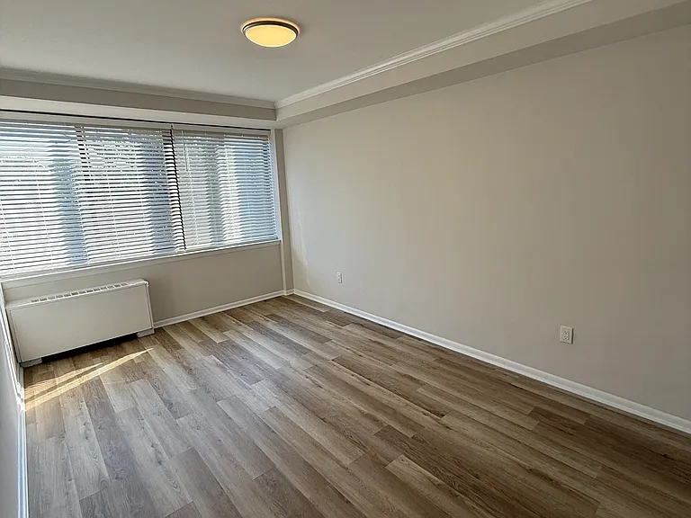 4390 Lorcom Ln #810 — Photo 13