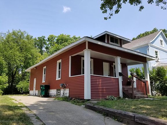 3rd image of 831 E Saint Joseph St