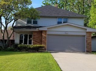 23306 E Groveland Rd, Beachwood, OH