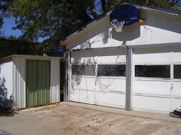 oversized 2 car garage