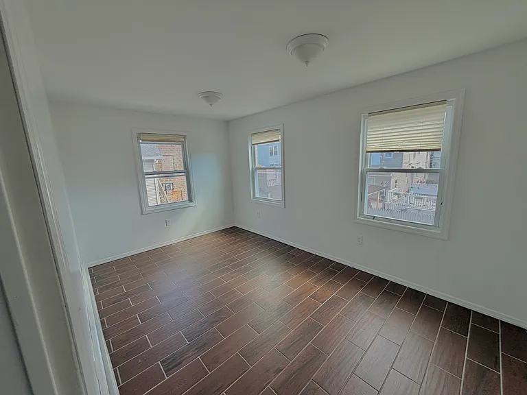 90 Redwood Ave #2 — Photo 7