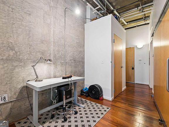 3rd image of 640 Glen Iris Dr NE APT 517