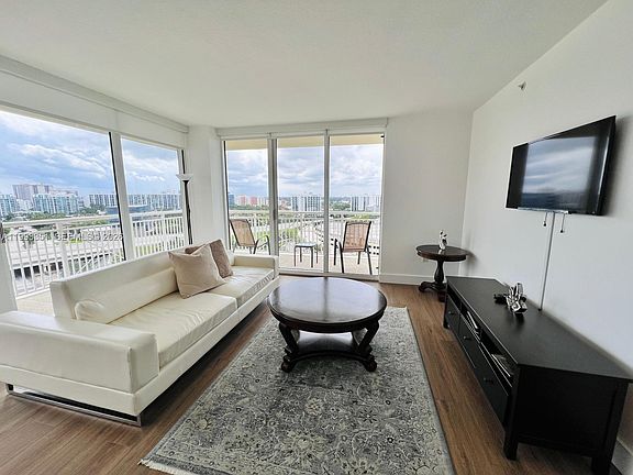 5th image of 19501 W Country Club Dr APT 1408