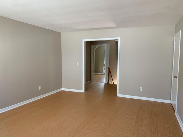 690 Hillside Ave Floor 2