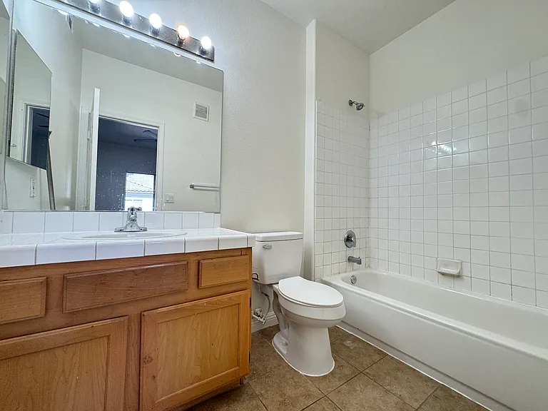 2120 Calville St #202 — Photo 15