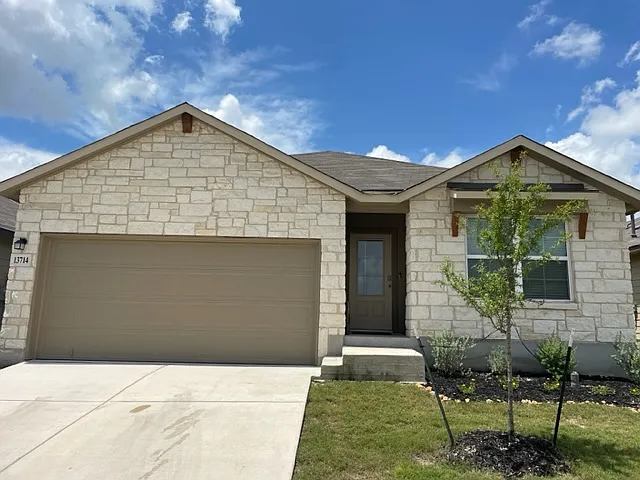 13714 Boothe Grv