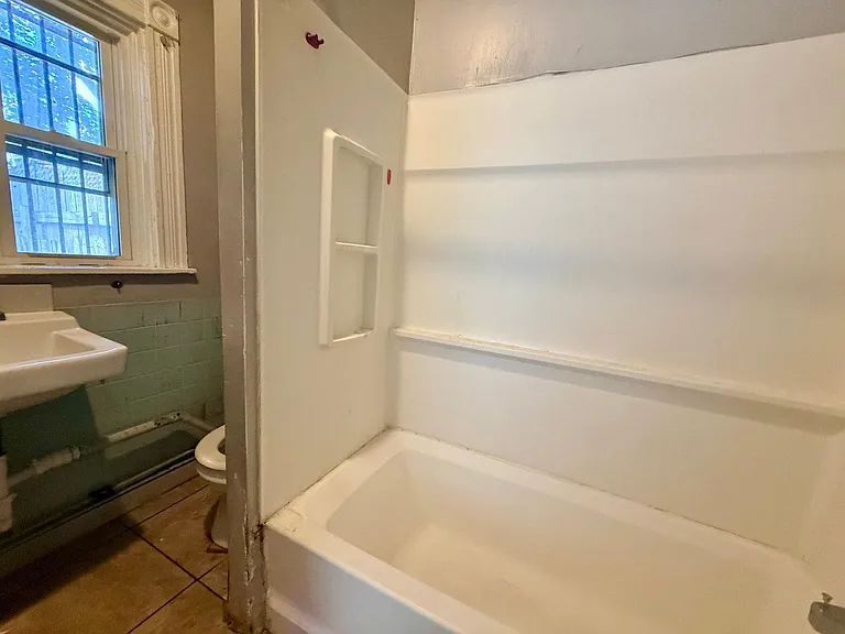 13 Hazel St — Photo 6