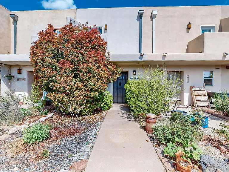 2732 Calle Anna Jean #D — Photo 1