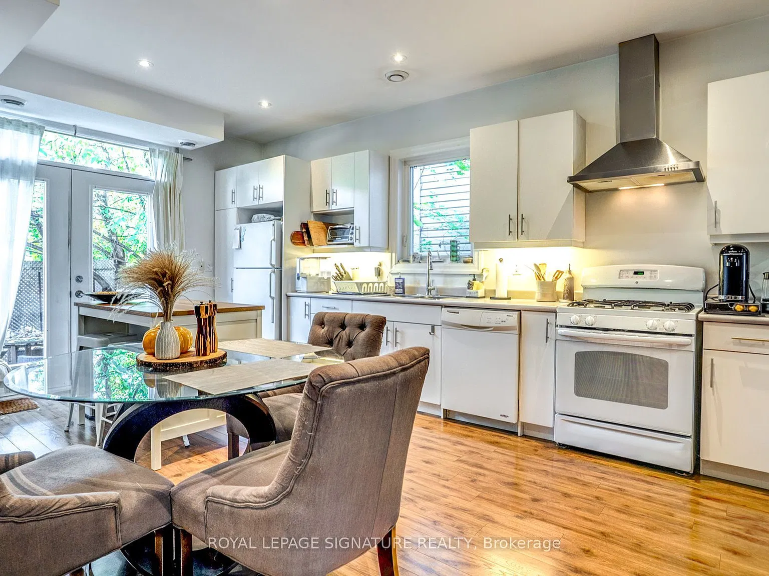 3 bed, $4,200 — Photo 1