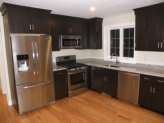 3rd image of 546 Adams St #2