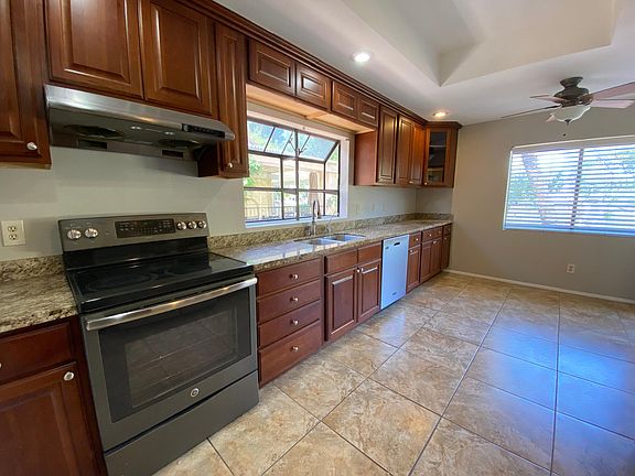 3rd image of 558 N Spanish Springs Dr