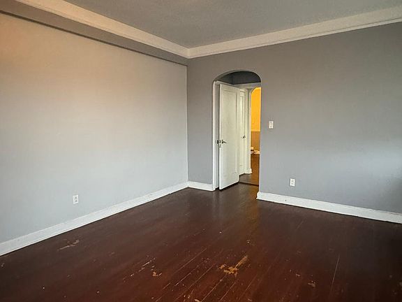 2nd image of 129 N Walnut St APT 203