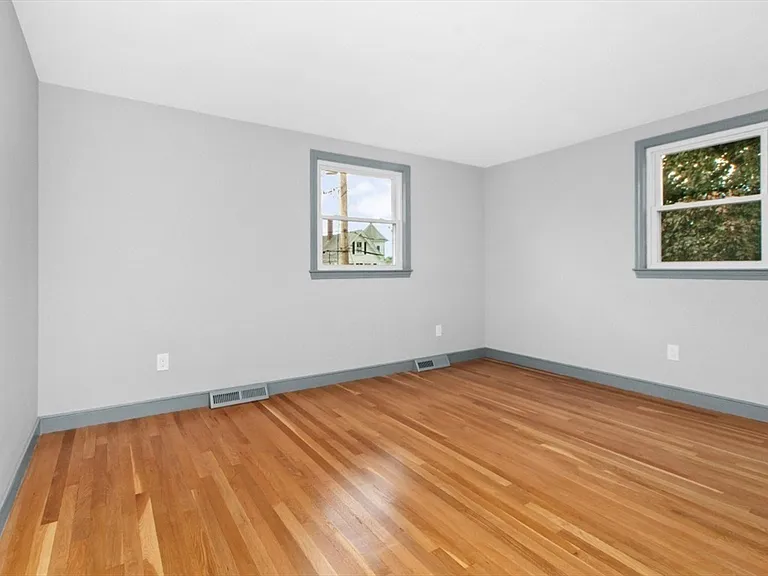 29 Harbor St — Photo 20